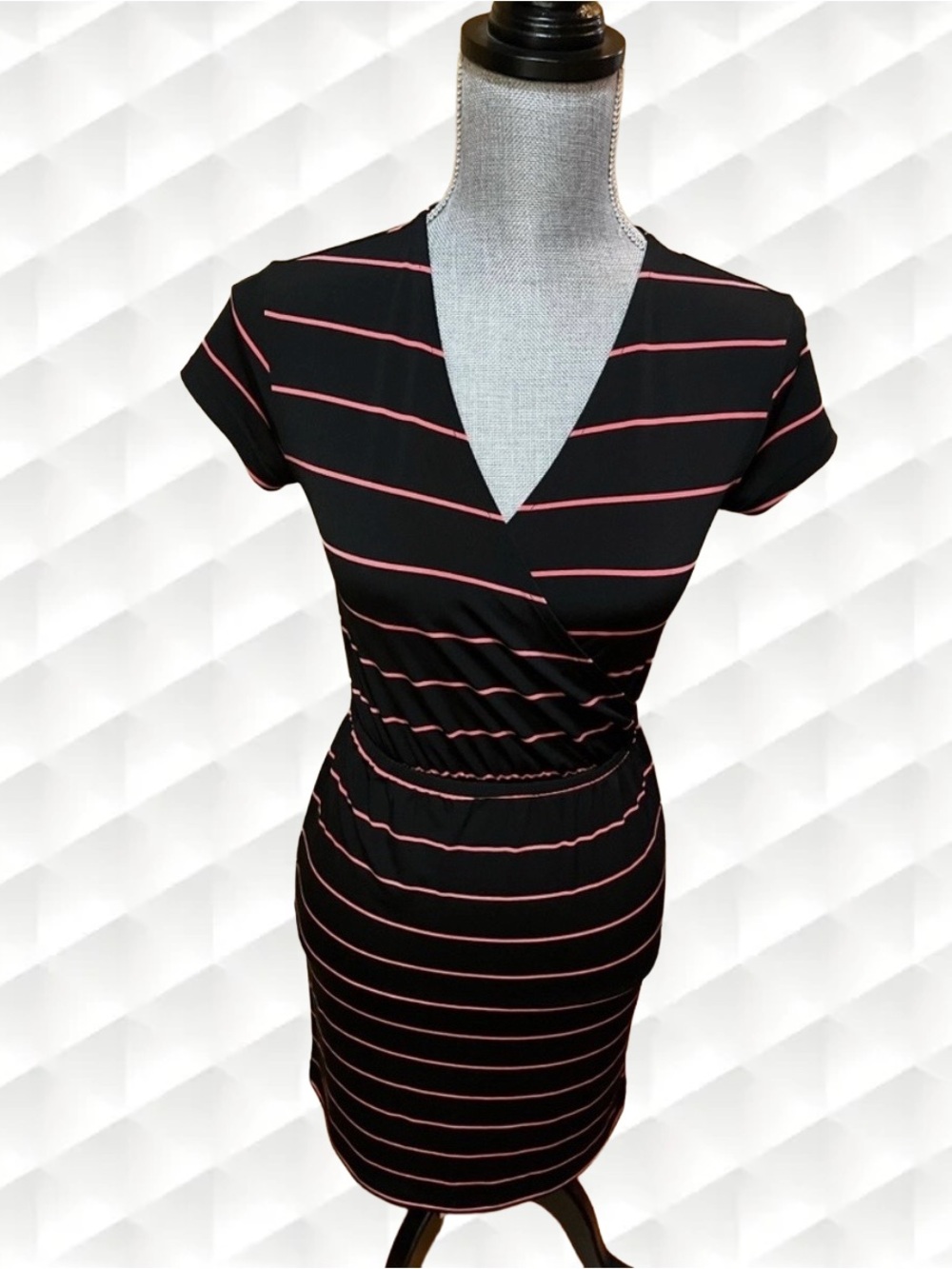 BANANA REPUBLIC Traditional Minimalist Classic Couture Chic Stripe V Neck Dress